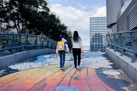 北京到香港 由于香港没有标准的短道速滑场地