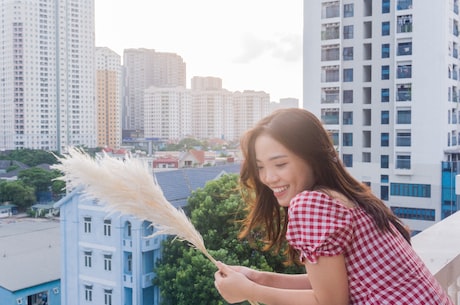 她的分外妖娆在GL的世界里